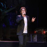 Josh Groban performs at the Bank Atlantic Center | Picture 111505
